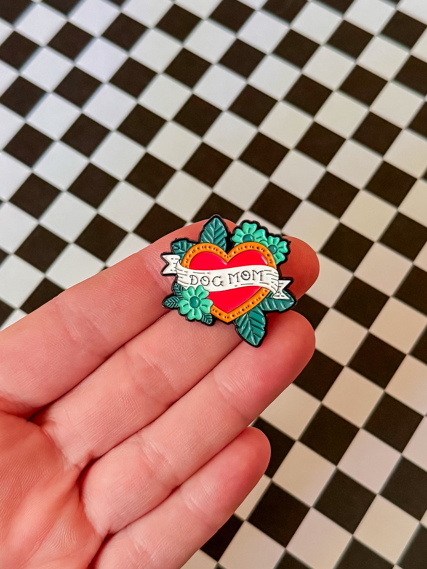 Dog Mom | Enamel Pin